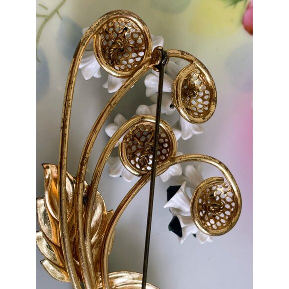 Vintage 1950s Metal Flower Brooch Porcelain Glass Bead Accents - Picture 4 of 11